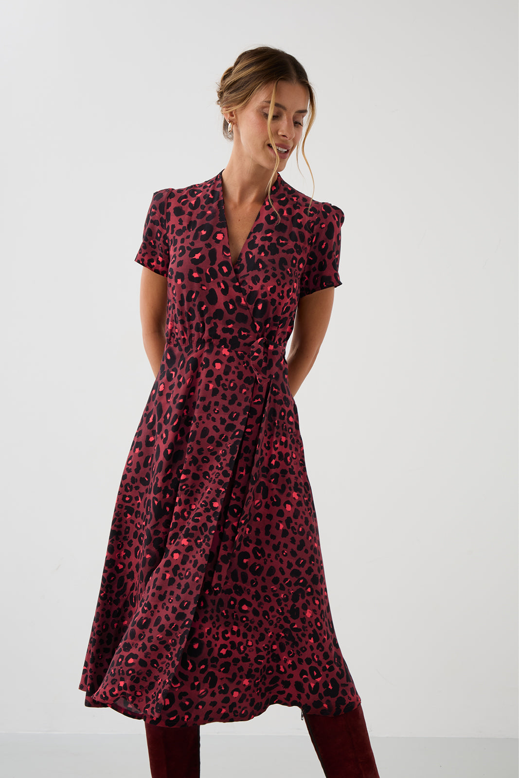 LOVE leo red print